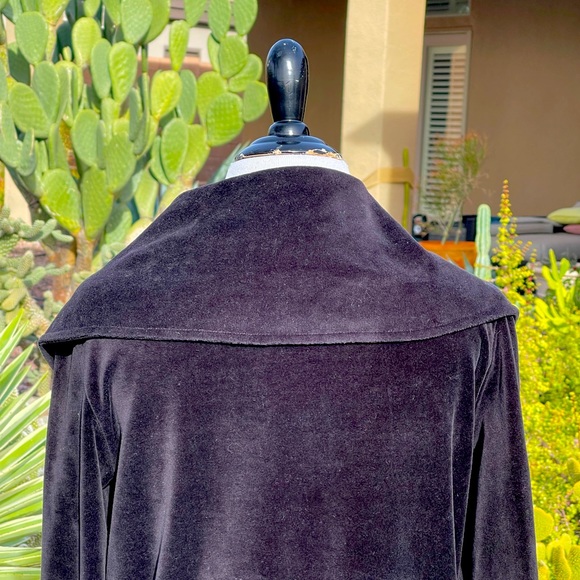 THREADS CASUAL TOP - Picture 4 of 5